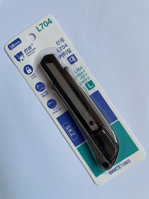 Beli Aluminium Alloy Handle Heavy Duty Utility Knife 18mm Dengan SK2 Steel Blade pembuatan online