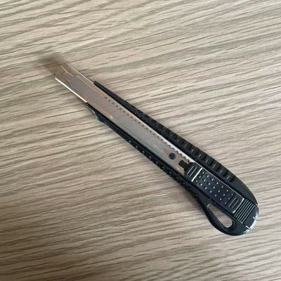 Beli Plastik Handle 9mm Utility Knives Untuk Bahan Ringan Slide Locking Mechanism Dan Kinerja Superior pembuatan online