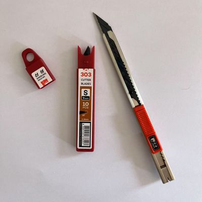 Beli Mata Pisau Pemotong 9mm Tebal 0.38mm Terbuat Dari Baja Karbon Tinggi SK2 Untuk Kinerja Pemotongan pembuatan online