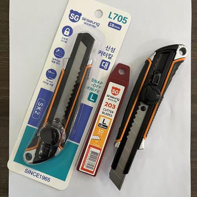 Beli Sturdy and Portable 18mm Utility Knives 160*45*17mm 90g Aluminum SK2 Blade for On-the-Go Professionals pembuatan online