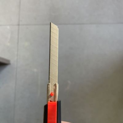 12 Segmen 9mm Cutter Carpet Knife Blade 0.35mm Ketebalan 60 derajat Sudut untuk pemotongan presisi