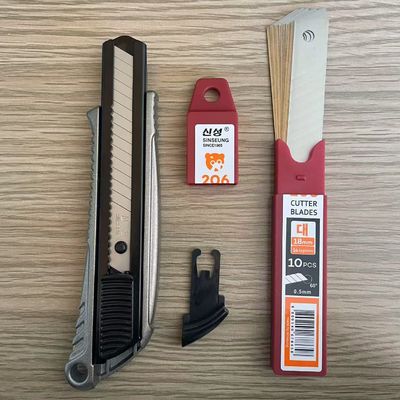 Pisau Serbaguna Gipsum 18mm SK2 Finishing Perak Ketebalan 0,5 Mm