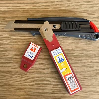 Memotong tepat dan tepat 18mm pisau pemotong 0,5 mm Ketebalan 18mm Lebar