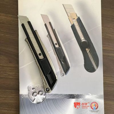 Black Handle Red Tail Kompatibilitas 18mm Drywall Utility Knife Untuk Bilah Standar