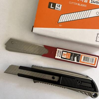 Jangkauan pemotongan yang tepat 18mm Snap Blades Perak 15 Segmen