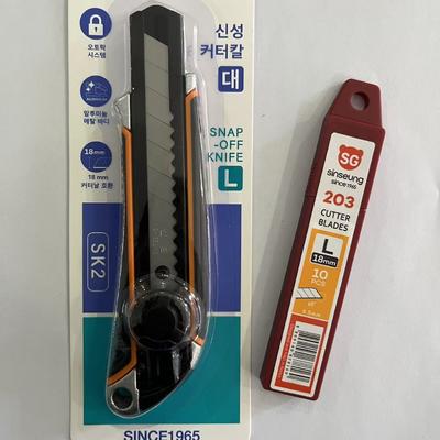 18mm Desain Ergonomis Snap Off Blade Knife Dengan Black And Orange Handle