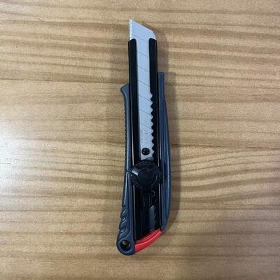 ABS Alloy SK2 Blade 18mm Utility Knives Desain Ergonomis Bahan Bilah Baja Karbon Tinggi Dibangun untuk Industri jangka panjang