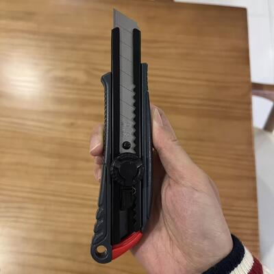 Pisau Utilitas Gagang Aluminium 18mm Bilah Baja Karbon Tinggi 16045mm Alat Pemotong Penting untuk Bengkel dan Konstruksi